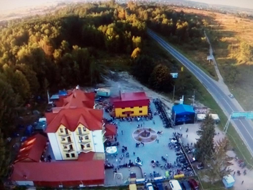 Hotel Restaurant Vizit تريسكافيتس المظهر الخارجي الصورة