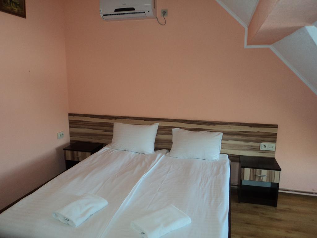 Hotel Restaurant Vizit تريسكافيتس المظهر الخارجي الصورة